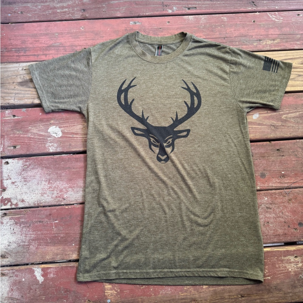 Green and Black Antler Design Short Sleeve Tee